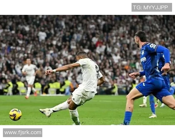 贝林厄姆加盟皇家马德里后表现如何引发球迷热议与期待