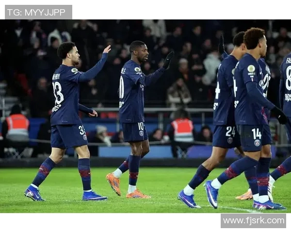 巴黎圣日耳曼大比分战胜里尔，继续领跑法甲榜首！