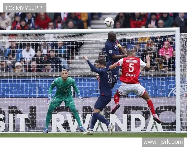 巴黎圣日耳曼官方确认尤尼安加转会至南安普顿，法甲联赛再添一新星