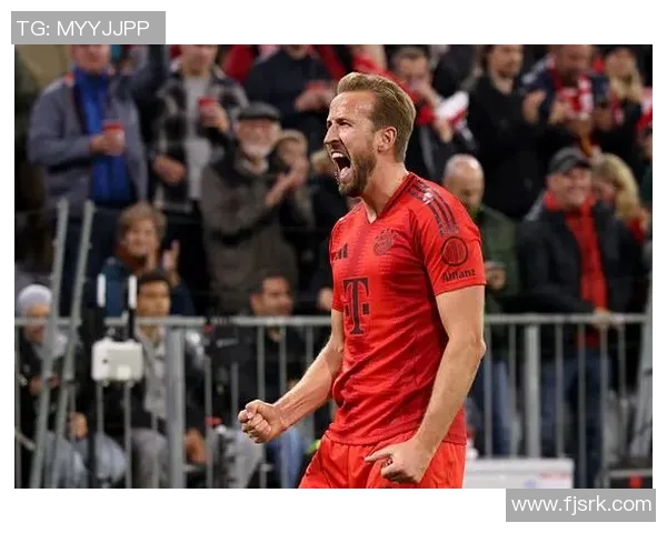 拜仁慕尼黑连庄九届德甲冠军，豪取冠军奖杯